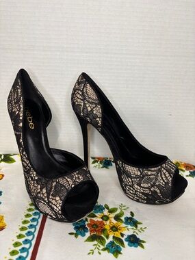 bebe Black Lace Peep-Toe Stiletto Heels Party Shoes Bridal Bachelorette Night